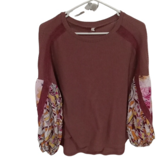 Pinkblush Tops - (297) PINKBLUSH 3/4 SLEEVES LACE TRIM ON SLEEVES HIGH LOW HEM